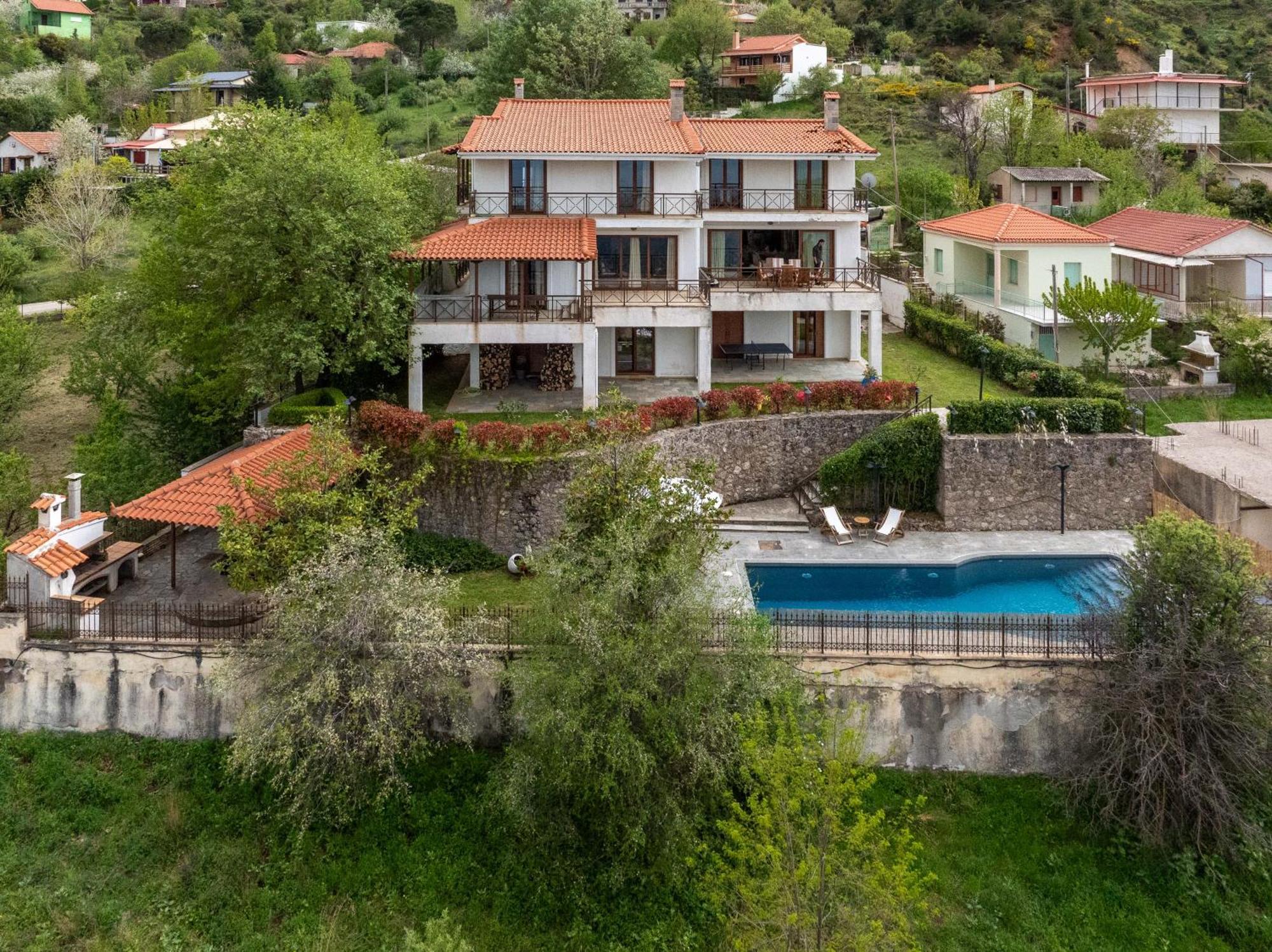 Traditional Luxury Villa Armonia エギオ エクステリア 写真