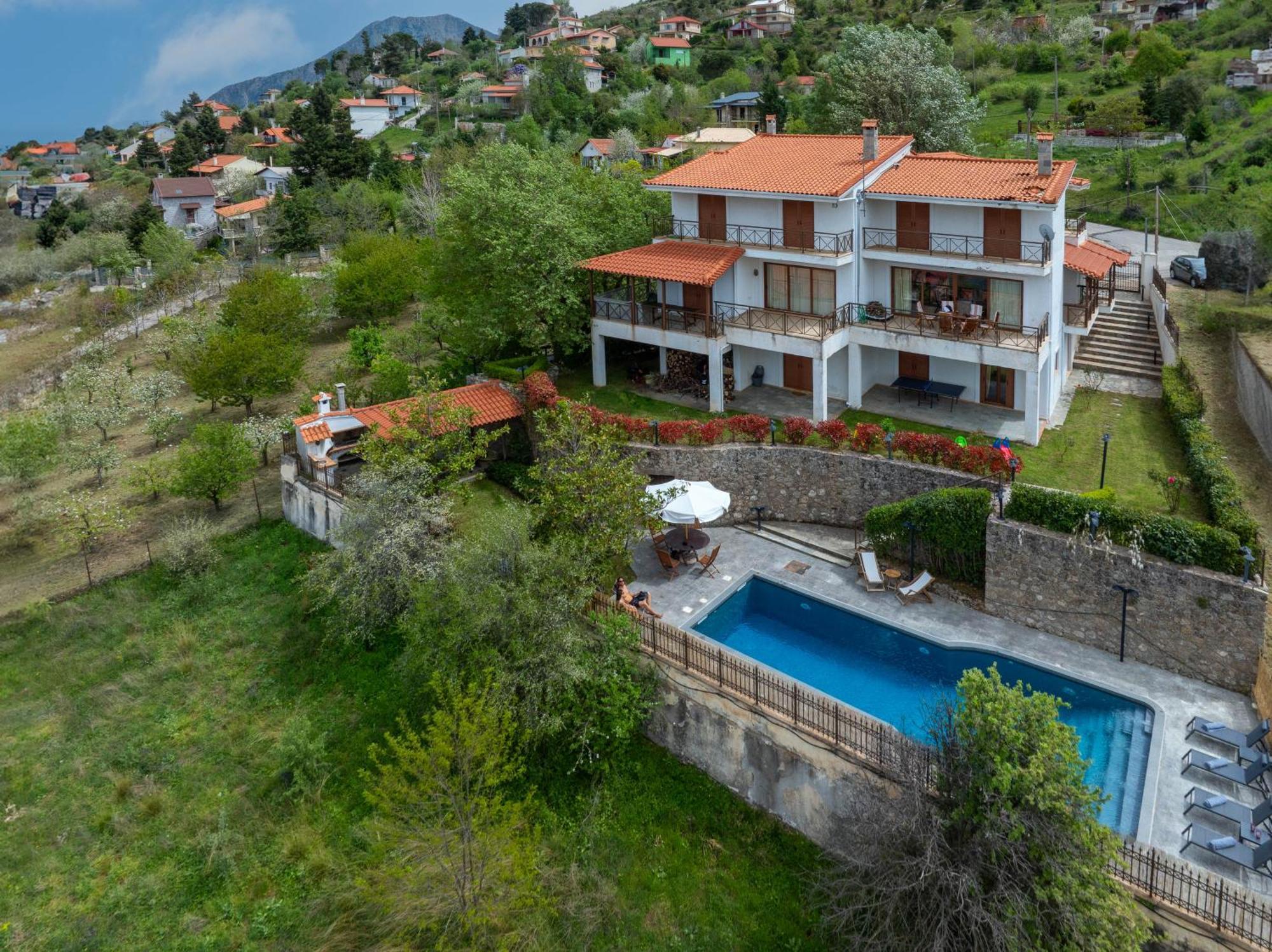 Traditional Luxury Villa Armonia エギオ エクステリア 写真