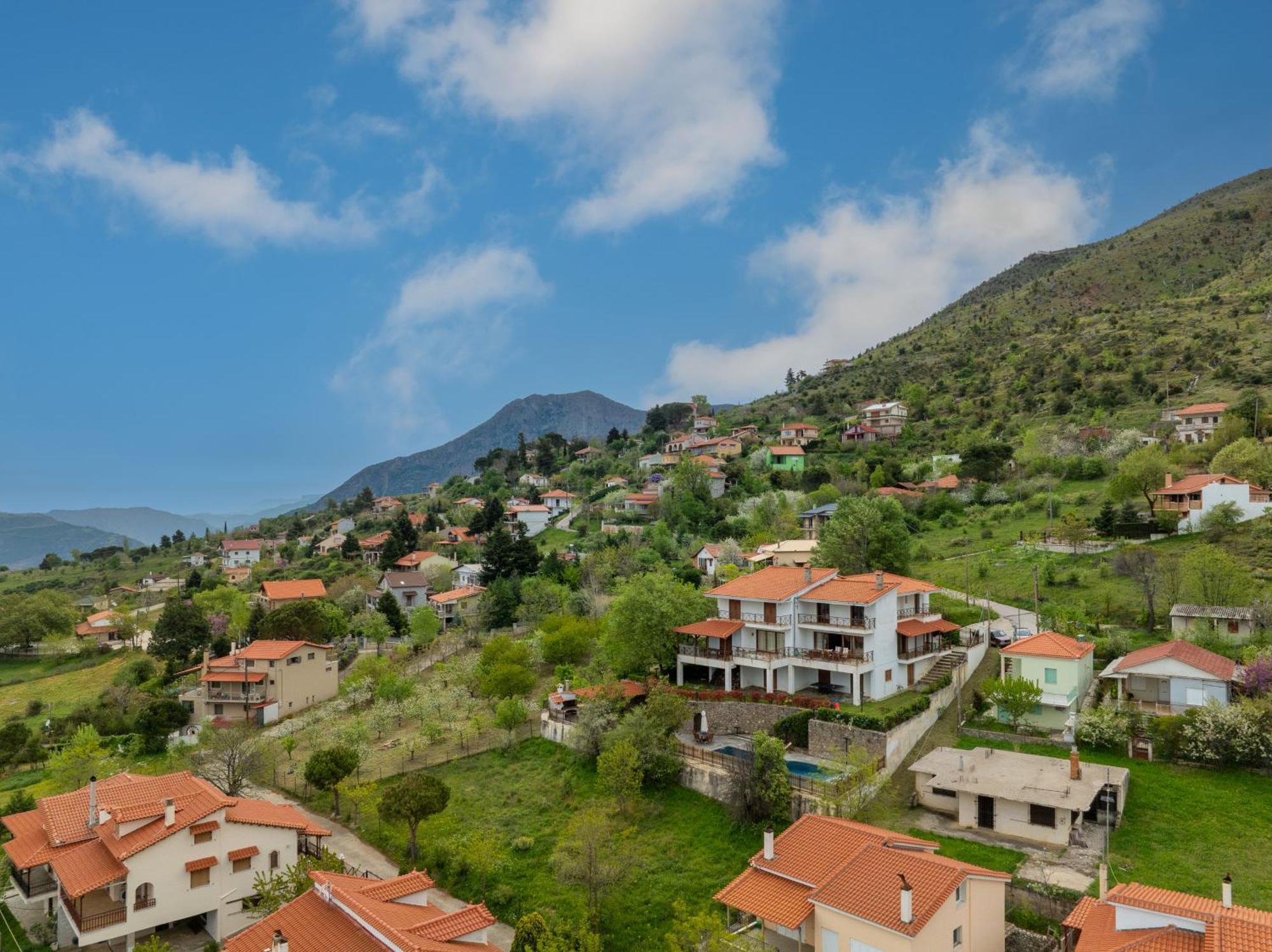 Traditional Luxury Villa Armonia エギオ エクステリア 写真