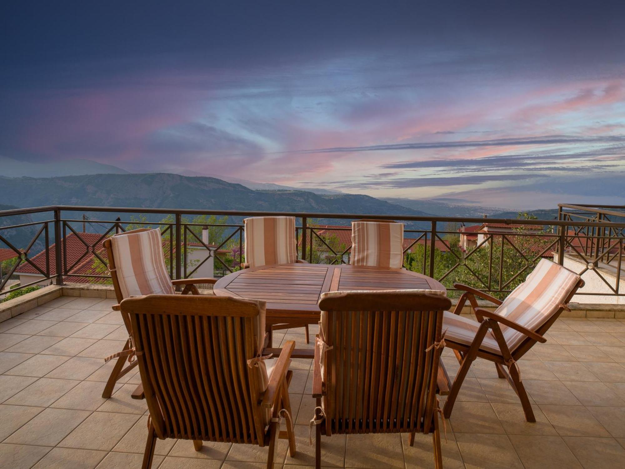 Traditional Luxury Villa Armonia エギオ エクステリア 写真